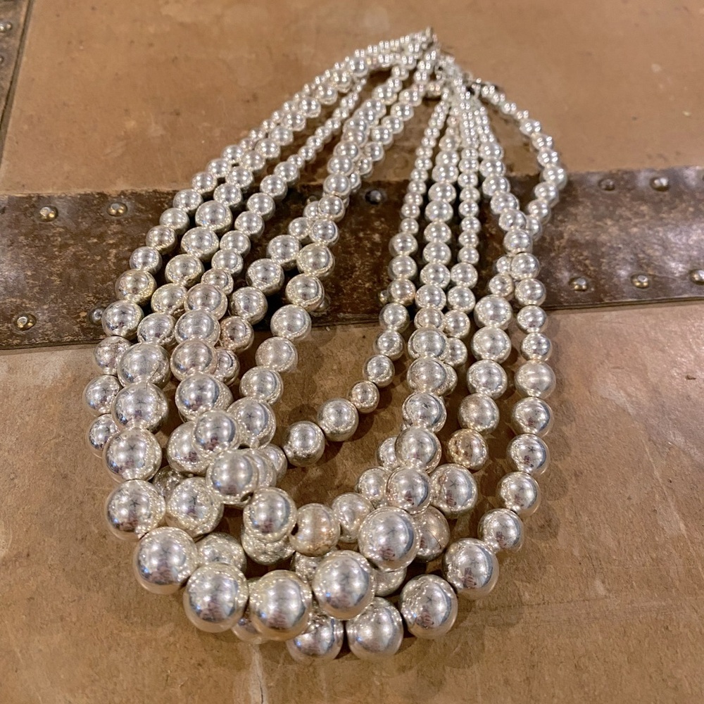Stunning chrome necklace